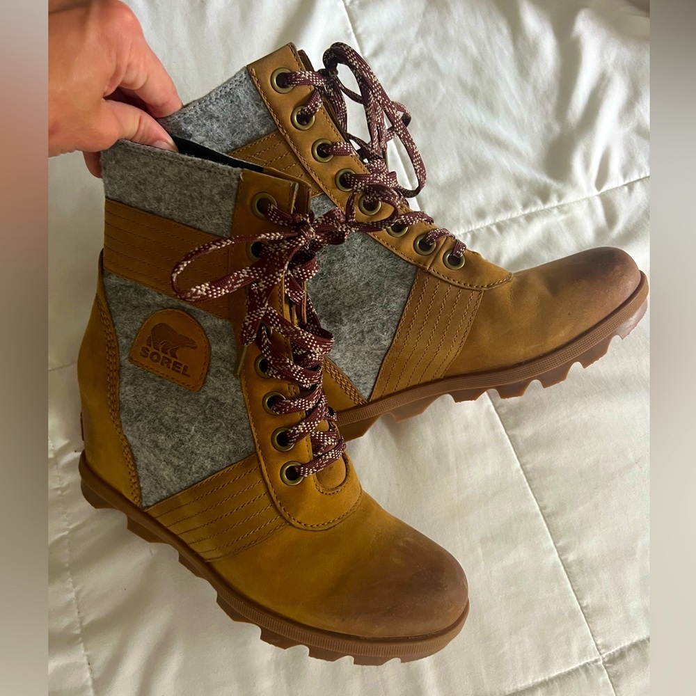 NWT Sorel Lexie Wedge size 8.5